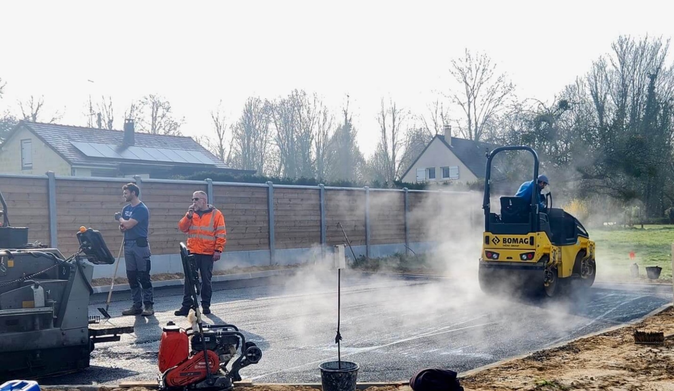 Pose de l'enrobé définitif 